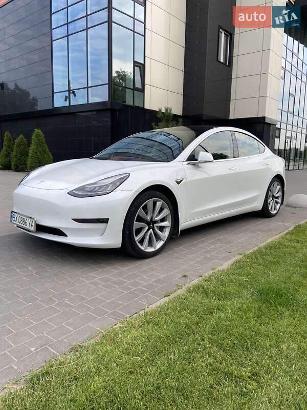 Седан Tesla Model 3 2018 в Хмельницком