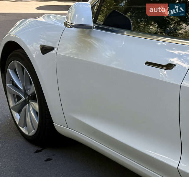 Седан Tesla Model 3 2019 в Белой Церкви