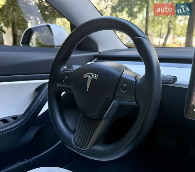 Седан Tesla Model 3 2019 в Белой Церкви