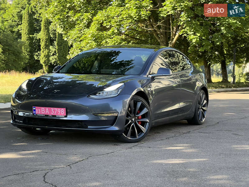 Седан Tesla Model 3 2019 в 