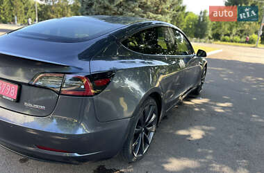 Седан Tesla Model 3 2019 в 