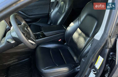 Седан Tesla Model 3 2019 в 