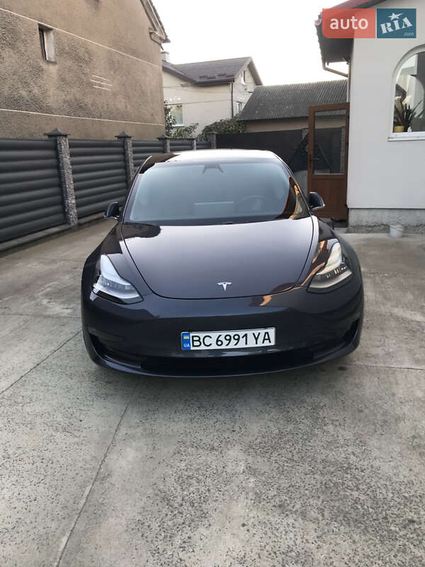 Седан Tesla Model 3 2019 в 