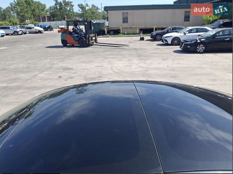 Седан Tesla Model 3 2021 в Киеве