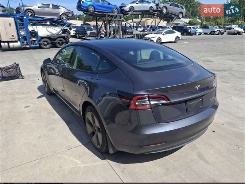 Седан Tesla Model 3 2021 в Киеве