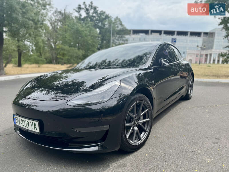 Седан Tesla Model 3 2021 в Одесі