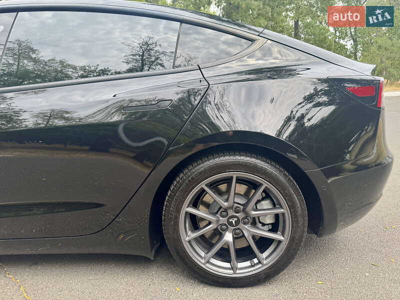 Седан Tesla Model 3 2021 в Одесі