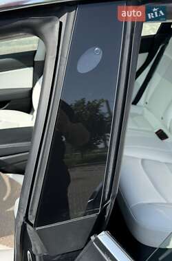 Седан Tesla Model 3 2020 в 