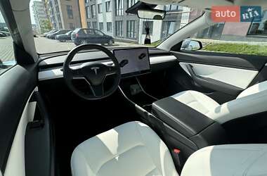 Седан Tesla Model 3 2020 в 