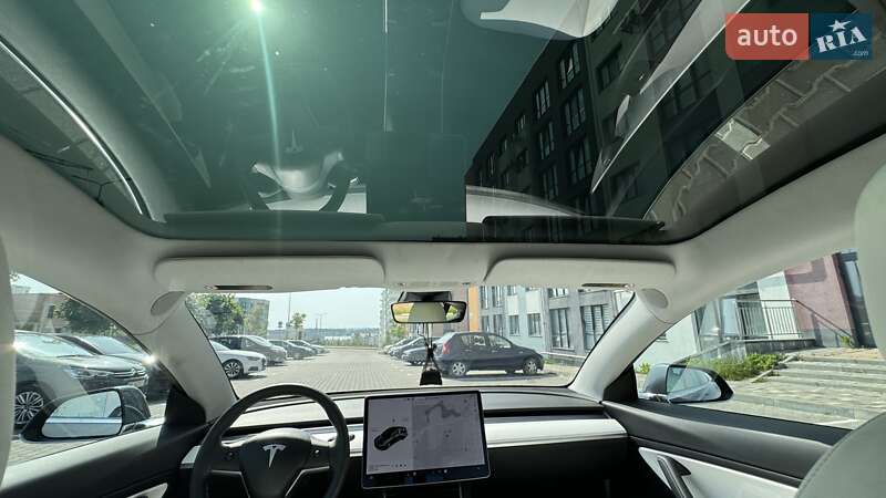 Седан Tesla Model 3 2020 в Рівному