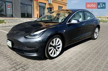 Седан Tesla Model 3 2020 в 