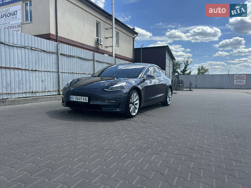 Tesla Model 3 2020