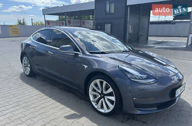 Седан Tesla Model 3 2020 в 