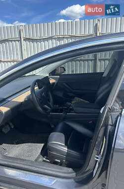 Седан Tesla Model 3 2020 в 