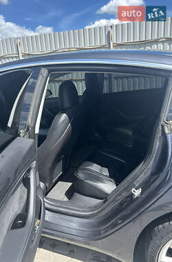 Седан Tesla Model 3 2020 в 