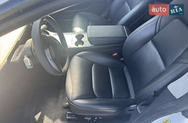 Седан Tesla Model 3 2022 в 