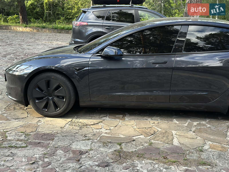Седан Tesla Model 3 2024 в Харькове