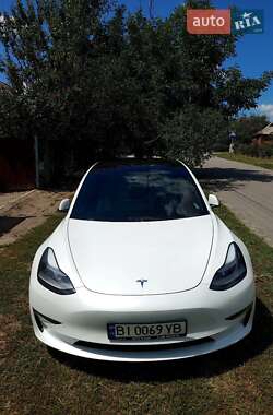 Седан Tesla Model 3 2021 в 