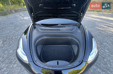 Седан Tesla Model 3 2018 в 