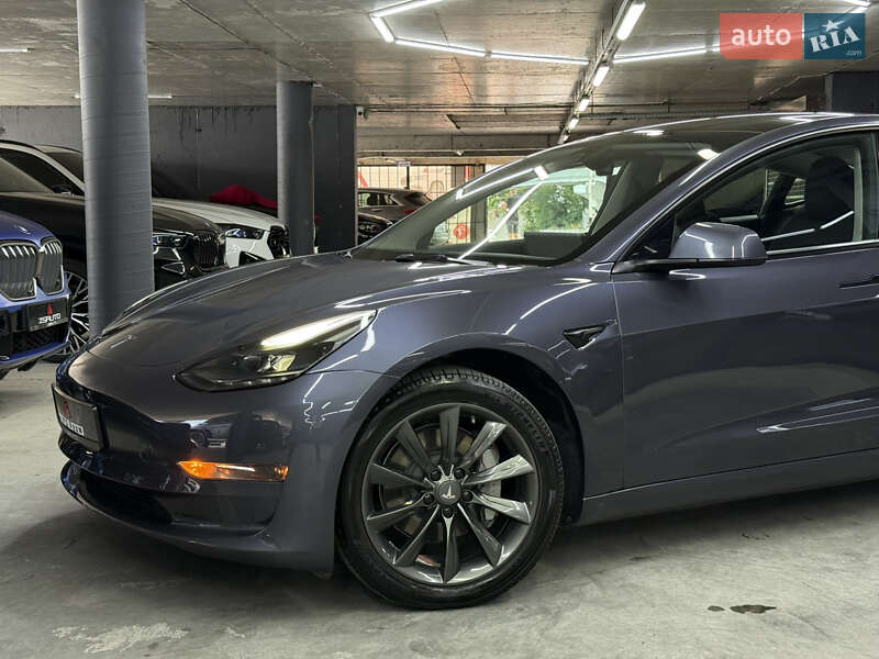 Седан Tesla Model 3 2023 в Одессе