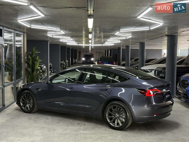 Седан Tesla Model 3 2023 в Одессе