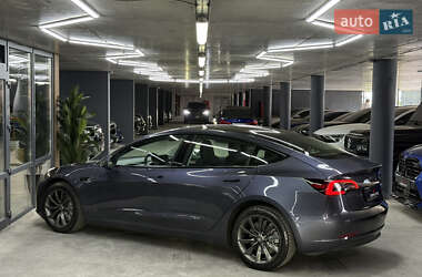 Седан Tesla Model 3 2023 в 