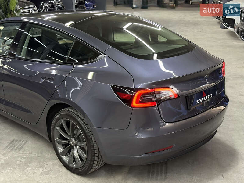 Седан Tesla Model 3 2023 в Одессе