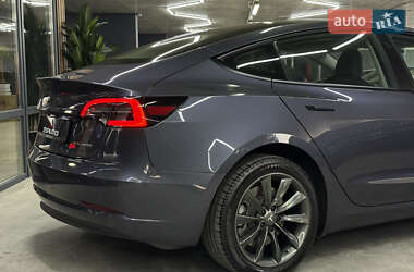 Седан Tesla Model 3 2023 в 