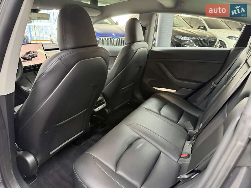 Седан Tesla Model 3 2023 в Одессе