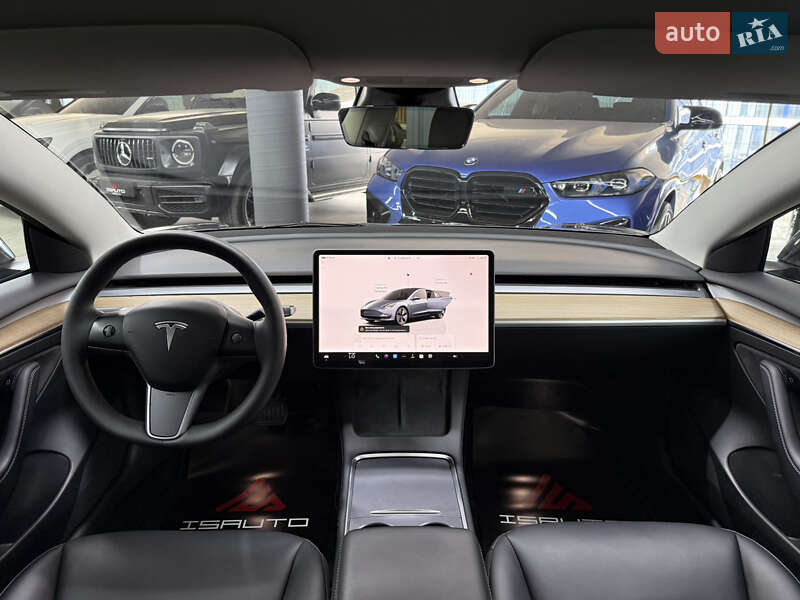 Седан Tesla Model 3 2023 в Одессе