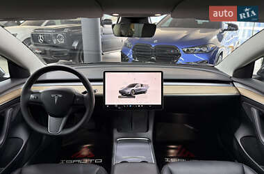 Седан Tesla Model 3 2023 в 