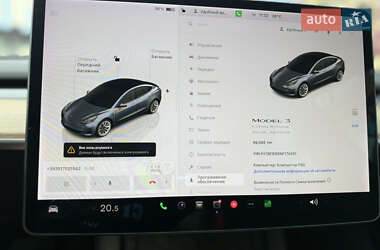 Седан Tesla Model 3 2022 в 