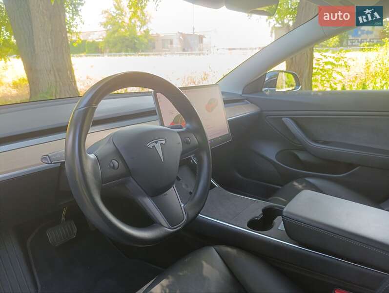 Седан Tesla Model 3 2019 в Киеве