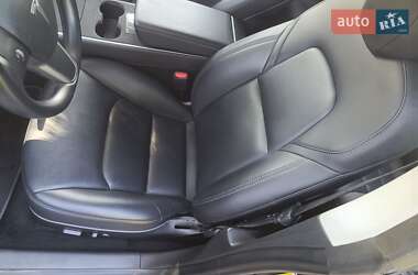 Седан Tesla Model 3 2019 в 