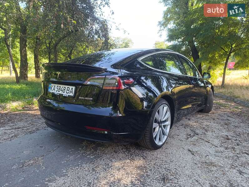 Седан Tesla Model 3 2019 в Киеве
