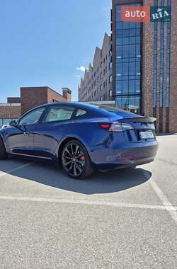Седан Tesla Model 3 2020 в 