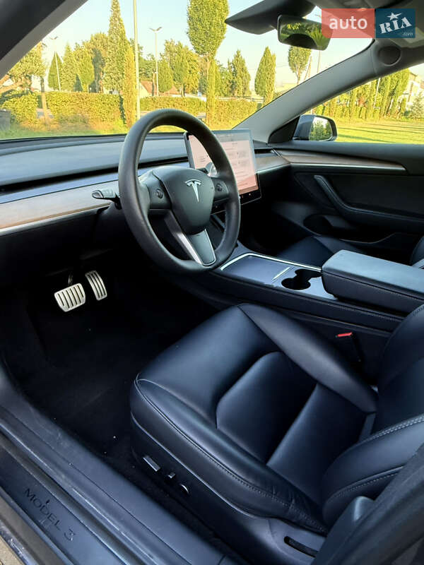 Седан Tesla Model 3 2022 в Києві