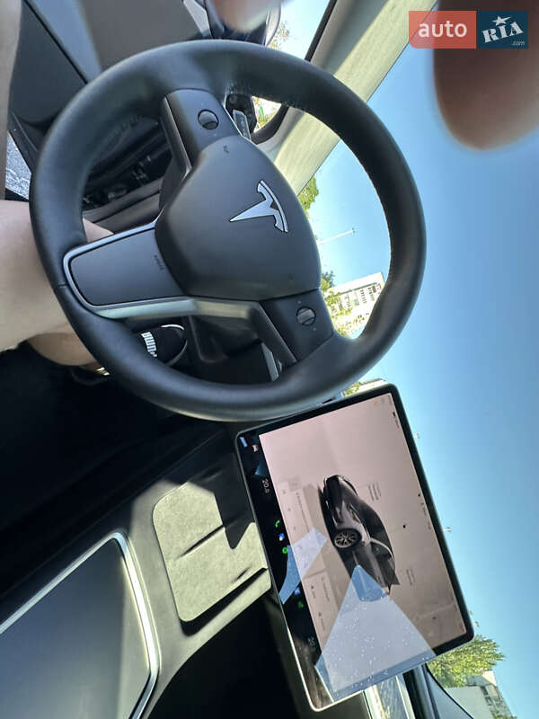 Седан Tesla Model 3 2022 в Запоріжжі
