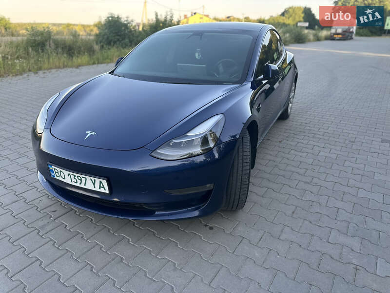 Седан Tesla Model 3 2021 в Теребовлі
