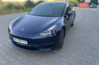 Седан Tesla Model 3 2021 в 