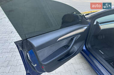 Седан Tesla Model 3 2021 в 
