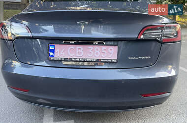 Седан Tesla Model 3 2022 в 