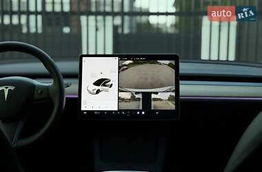Седан Tesla Model 3 2021 в 
