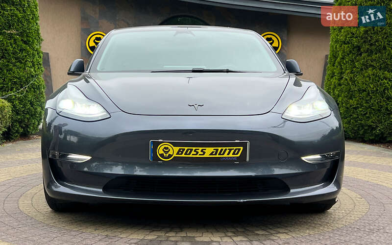 Седан Tesla Model 3 2021 в Львове