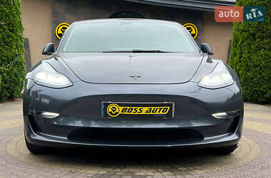 Седан Tesla Model 3 2021 в 