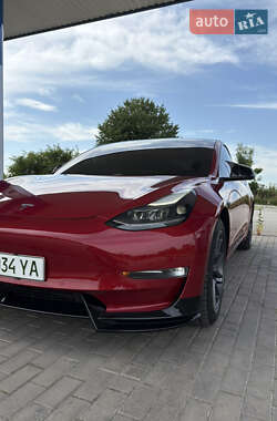 Седан Tesla Model 3 2021 в 