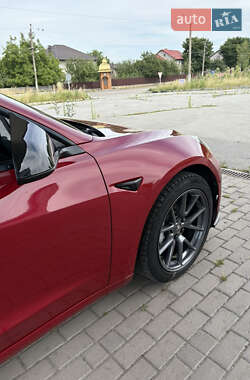Седан Tesla Model 3 2021 в 