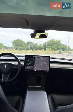 Седан Tesla Model 3 2021 в 