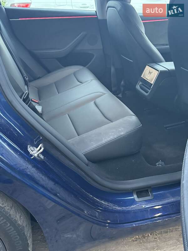 Седан Tesla Model 3 2024 в Львове