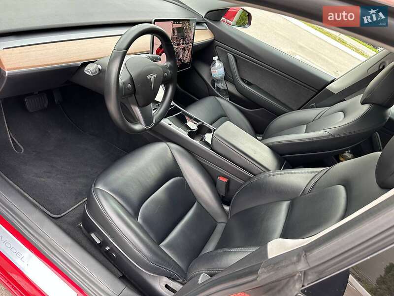 Седан Tesla Model 3 2019 в Ивано-Франковске